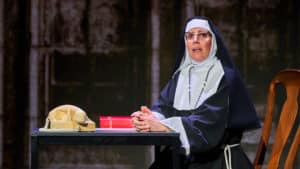 Mutter Oberin in Sister Act